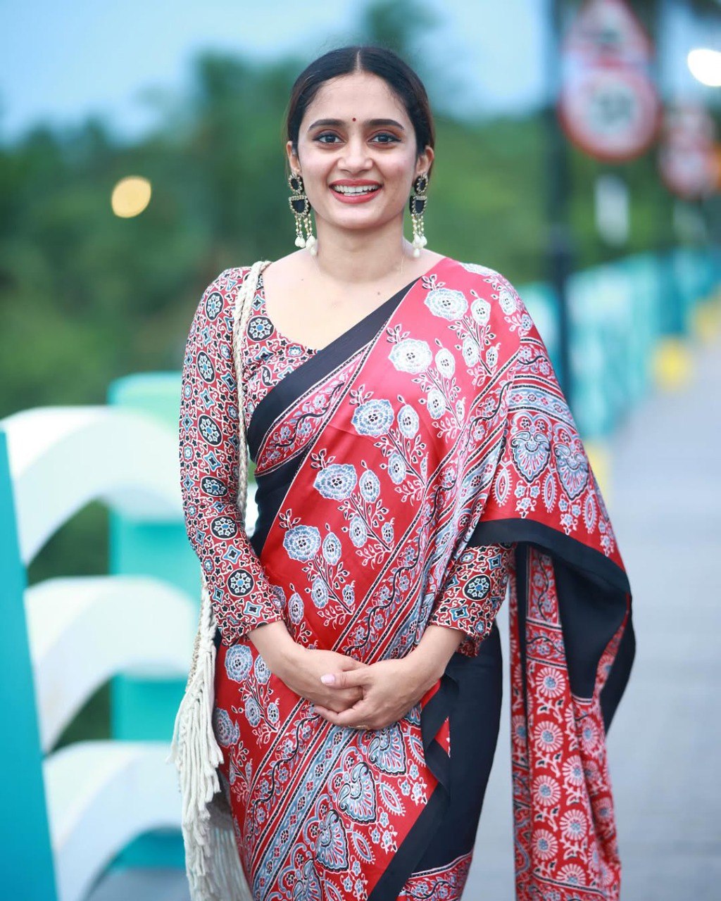 Trendy Printed Crepe Silk Ready-to-Wear Saree with Unstitched Silk Blouse