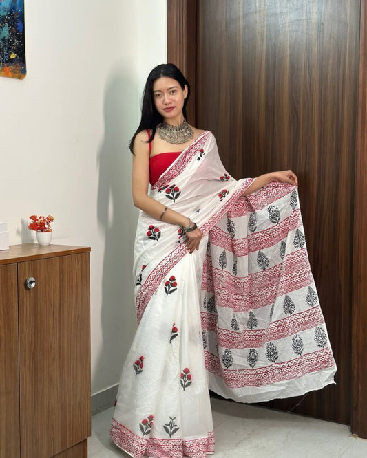 Comfortable Mul Cotton Ready-to-Wear Saree with Pocket & Printed Design with Silk Blouse