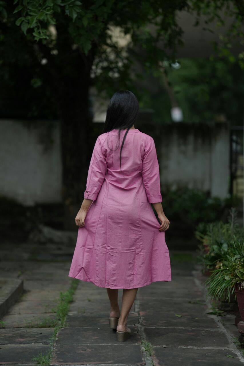 Women Solid Cotton Blend Straight Kurta