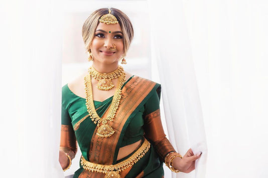 Green Colour Kanjivaram Woven Silk Saree With Blouse Piece