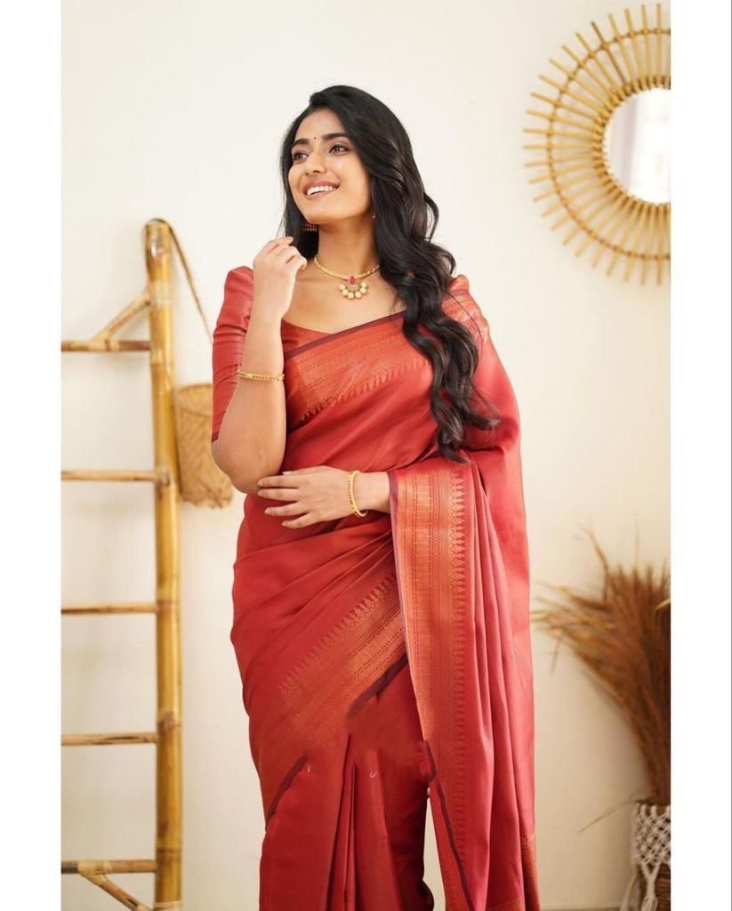 Beautiful Kanjivaram Woven Silk Saree With Blouse Piece- RED