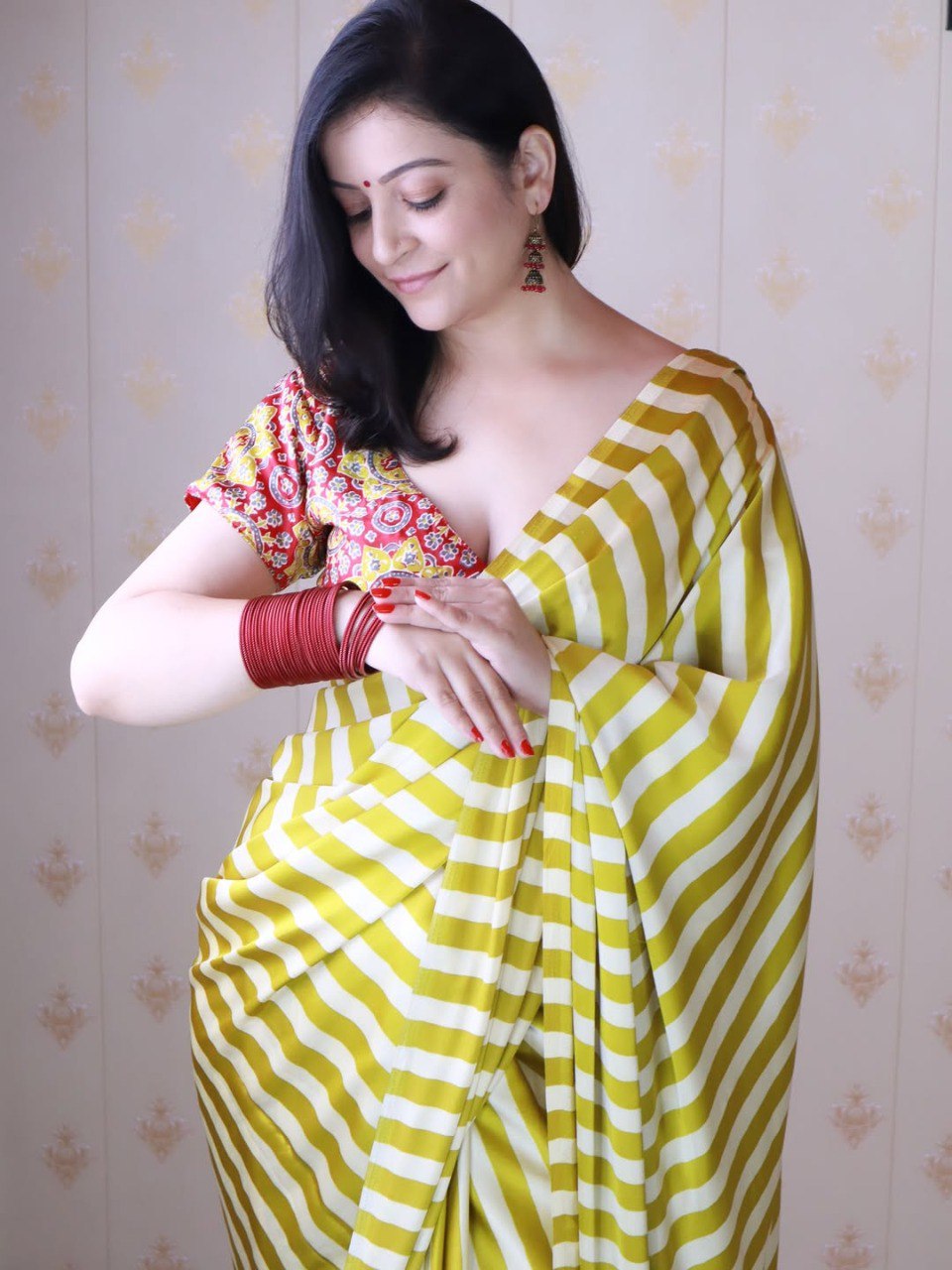 Stylish Printed Crepe Silk Ready-to-Wear Saree with Unstitched Silk Blouse