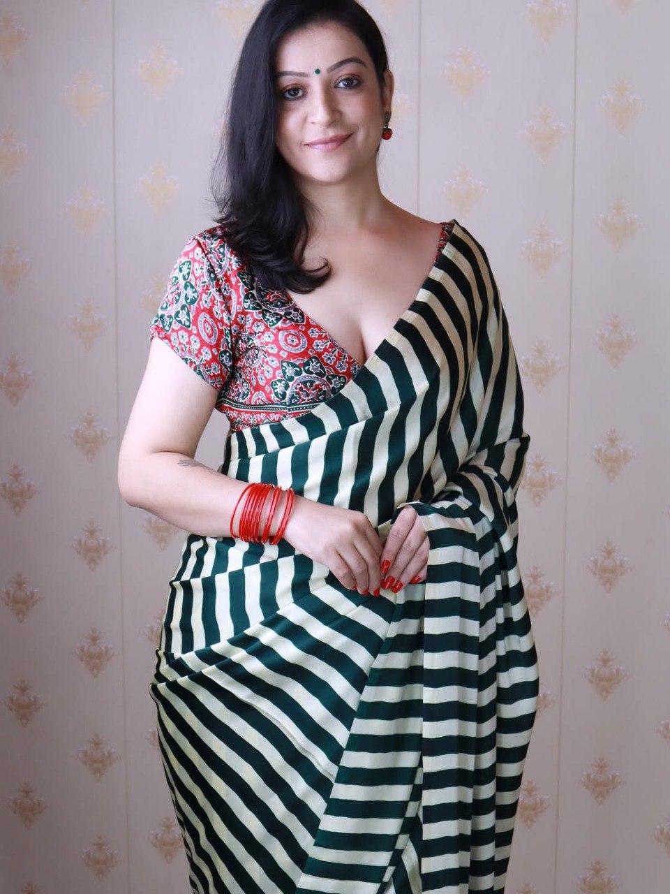 Stylish Printed Crepe Silk Ready-to-Wear Saree with Unstitched Silk Blouse
