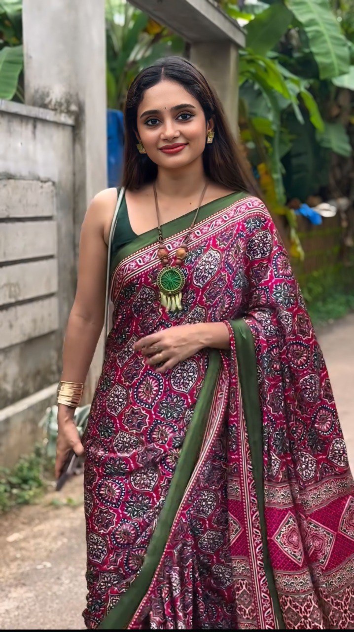 Elegant Printed Crepe Silk Ready-to-Wear Saree with Unstitched Silk Blouse