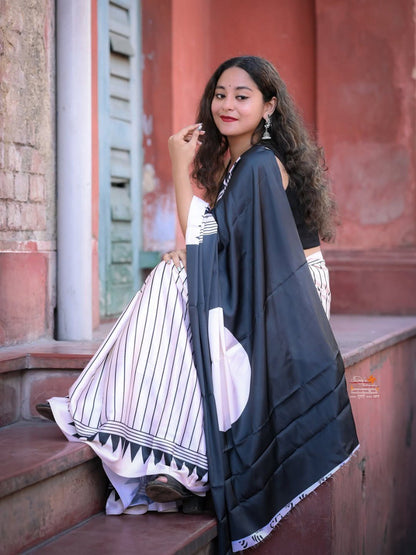 White Multicolor Printed Crepe Silk Ready-to-Wear Saree with Unstitched Silk Blouse