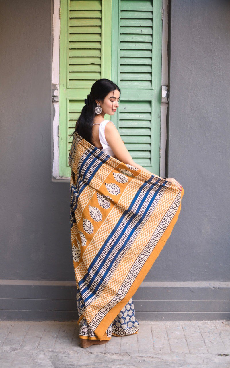 Ready-to-Wear Printed Mul Cotton Saree with Pocket & Unstitched Silk Blouse