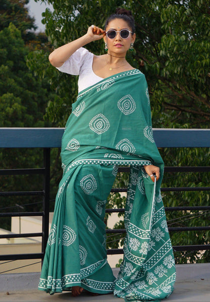 Ready-to-Wear Printed Mul Cotton Saree with Pocket & Unstitched Silk Blouse