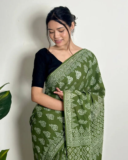 Elegant Mul Cotton Printed Ready-to-Wear Saree with Pocket & Silk Blouse