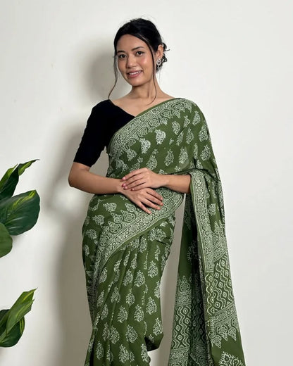 Elegant Mul Cotton Printed Ready-to-Wear Saree with Pocket & Silk Blouse
