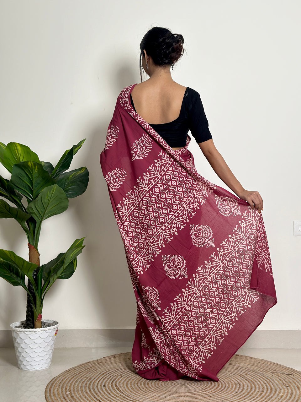 Ready-to-Wear Printed Mul Cotton Saree with Pocket & Unstitched Silk Blouse