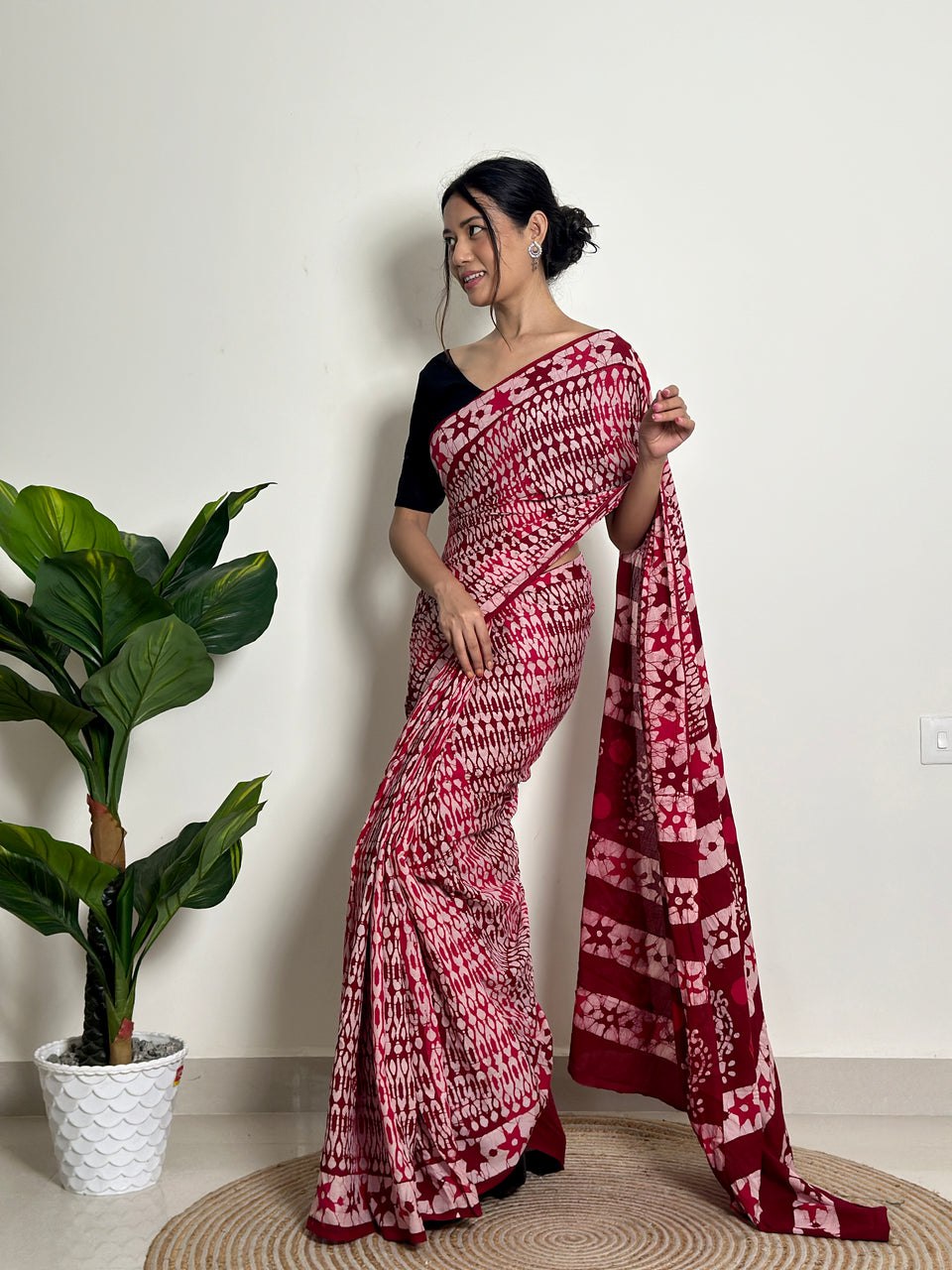 Stylish Printed Mul Cotton Ready-to-Wear Saree with Pocket & Silk Blouse Piece