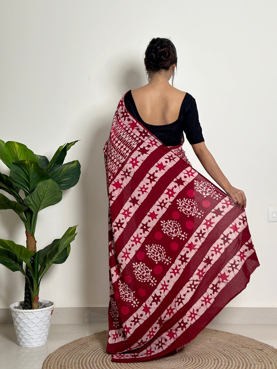 Stylish Printed Mul Cotton Ready-to-Wear Saree with Pocket & Silk Blouse Piece