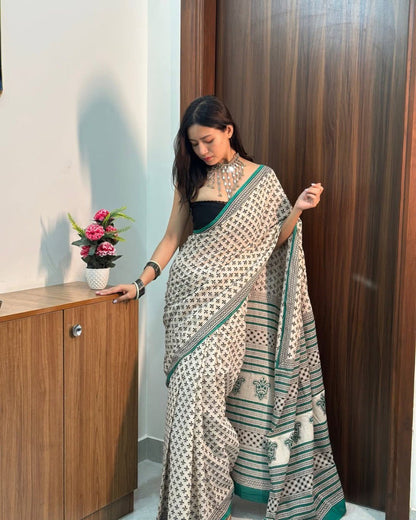 Ready-to-Wear Printed Mul Cotton Saree with Pocket & Unstitched Silk Blouse