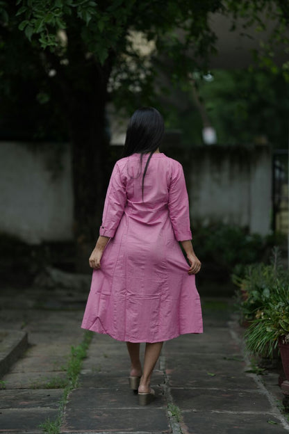 Women Solid Cotton Blend Straight Kurta