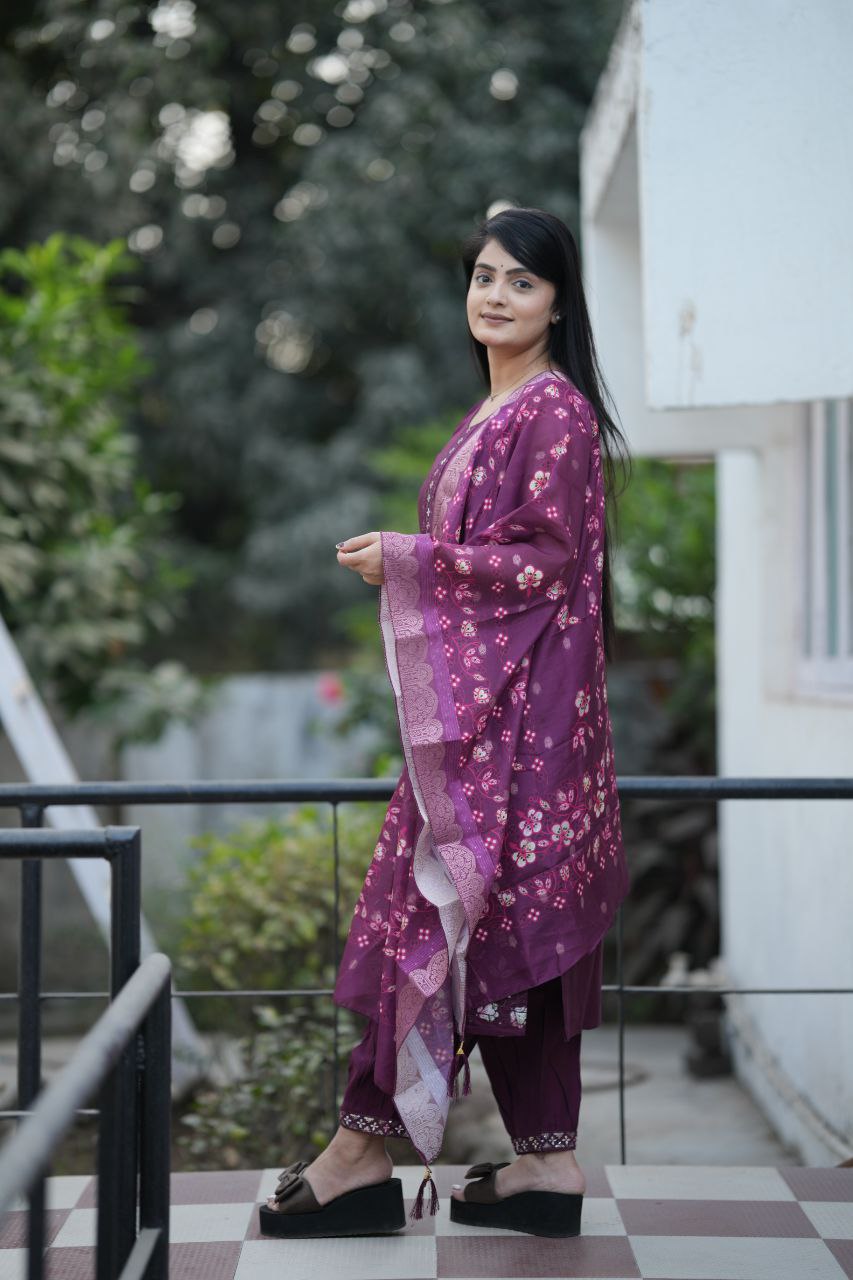new heavy afghani pant pair set with heavy long dupatta