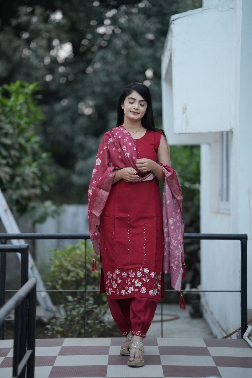 new heavy afghani pant pair set with heavy long dupatta