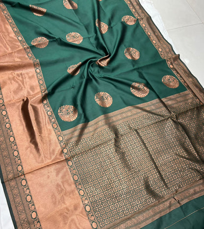 Green Colour Kanjivaram Woven Silk Saree With Blouse Piece