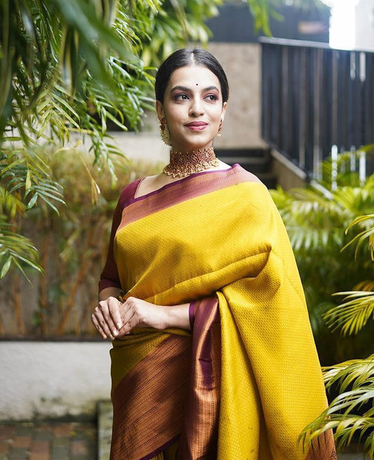 Wedding Wear Kanjivaram Woven Silk Saree With Blouse Piece - Yellow