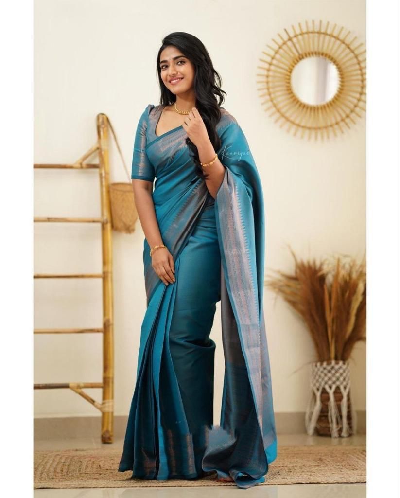 Beautiful Kanjivaram Woven Silk Saree With Blouse Piece -Blue