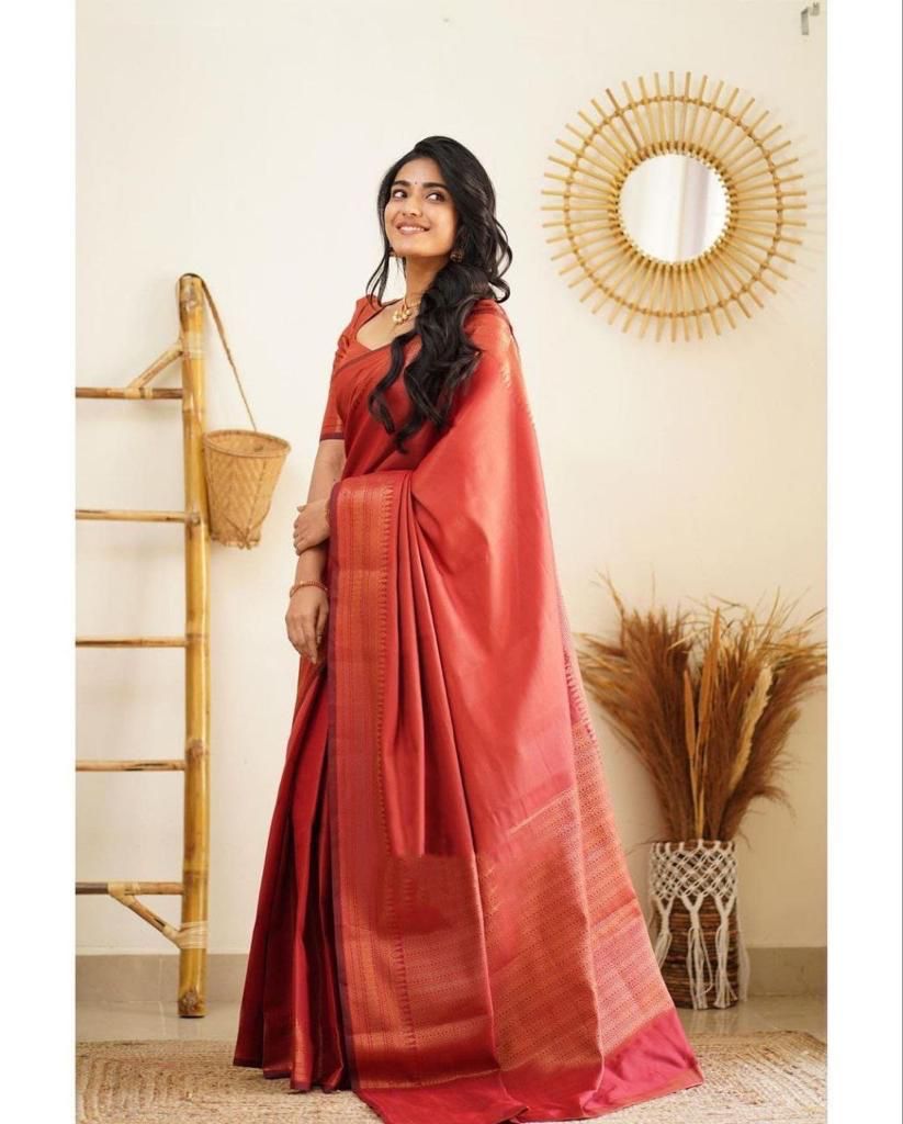 Beautiful Kanjivaram Woven Silk Saree With Blouse Piece- RED