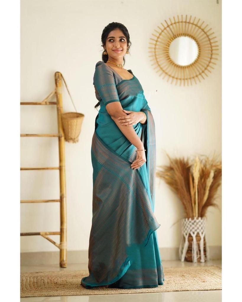 Beautiful Kanjivaram Woven Silk Saree With Blouse Piece -Blue