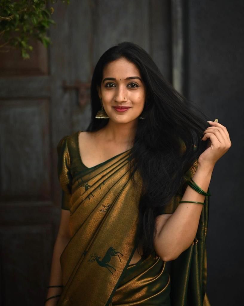 Traditional Kanjivaram Woven Silk Saree With Blouse Piece