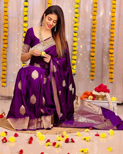 Royal Kanjivaram Golden Zari Woven Silk Saree With Blouse Piece - PURPLE