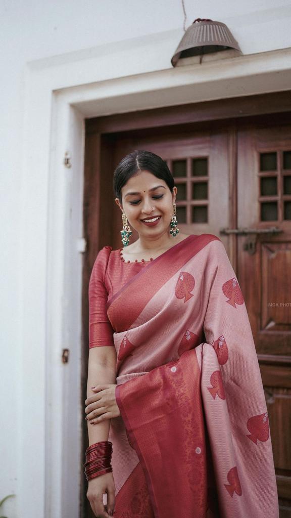 Red and Pink Colour Kanjivaram Woven Silk Saree With Blouse Piece