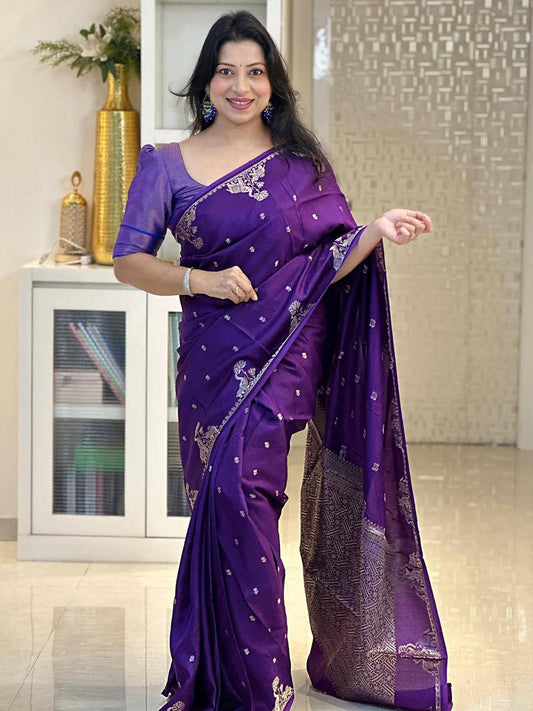Running blouse with exclusive jacquard border & heavy brocade blouse piece