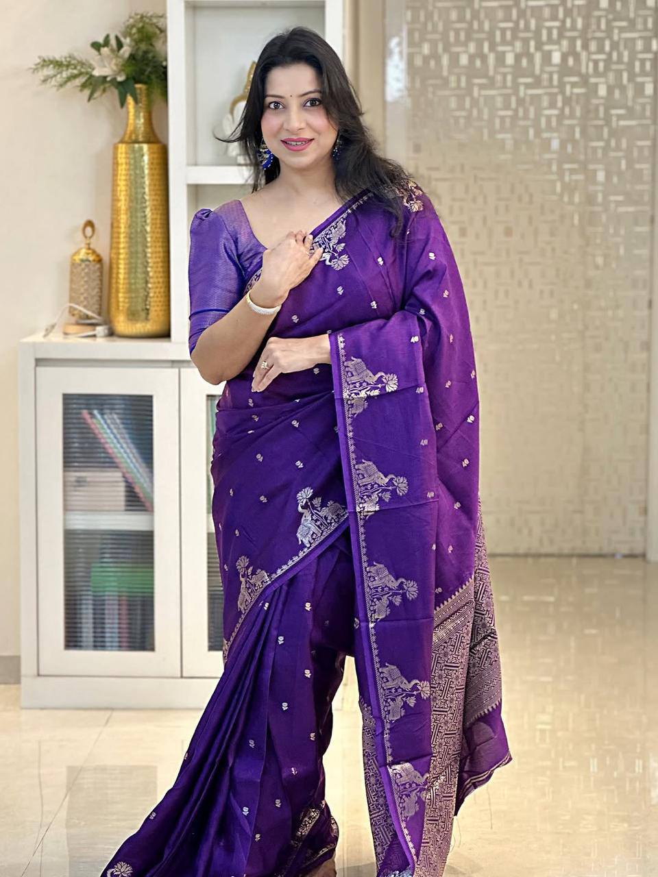 Running blouse with exclusive jacquard border & heavy brocade blouse piece