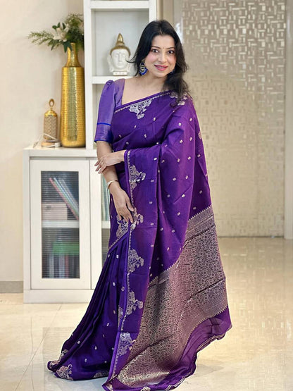 Running blouse with exclusive jacquard border & heavy brocade blouse piece