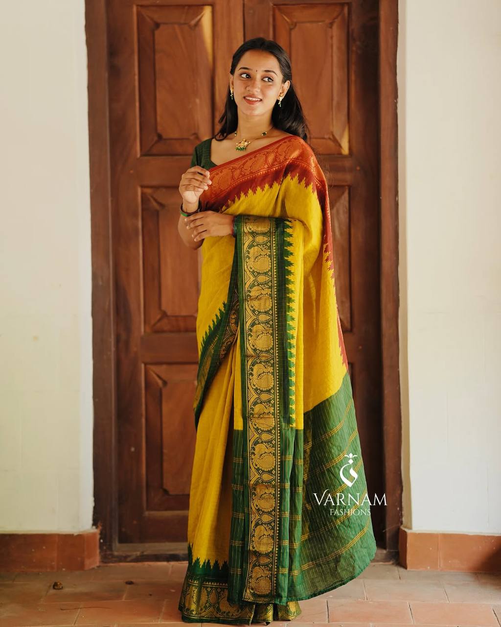 Royal Lichi Silk Jacquard Saree with Rich Pallu