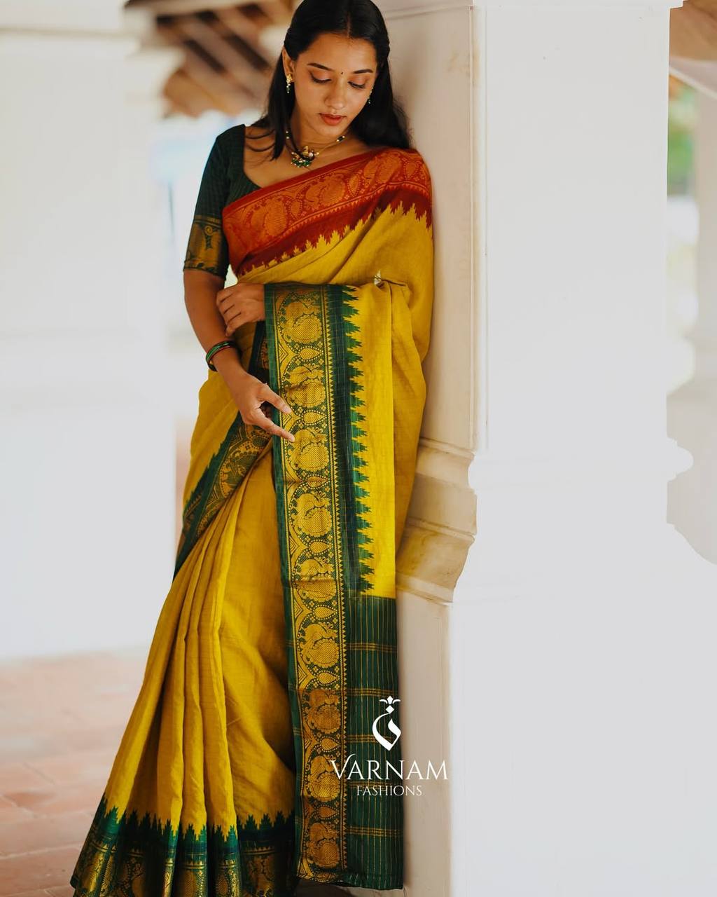 Royal Lichi Silk Jacquard Saree with Rich Pallu