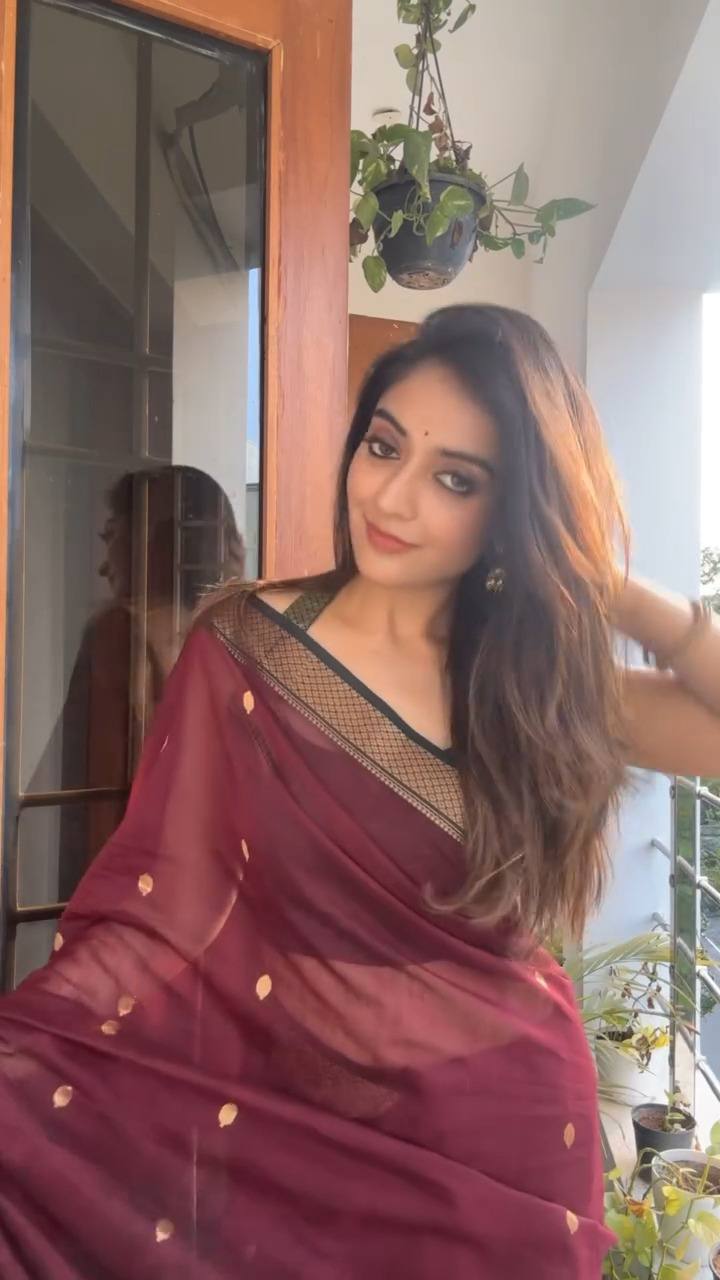 Classic Heritage Lichi Silk Saree with Exclusive Blouse