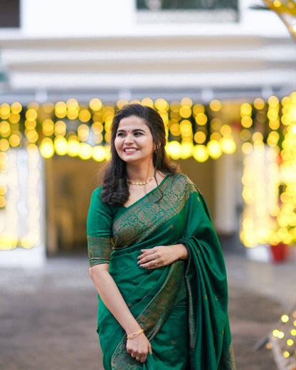 Elegant Bottle Green Lichi Silk Saree with Rich Pallu & Jacquard Weaving