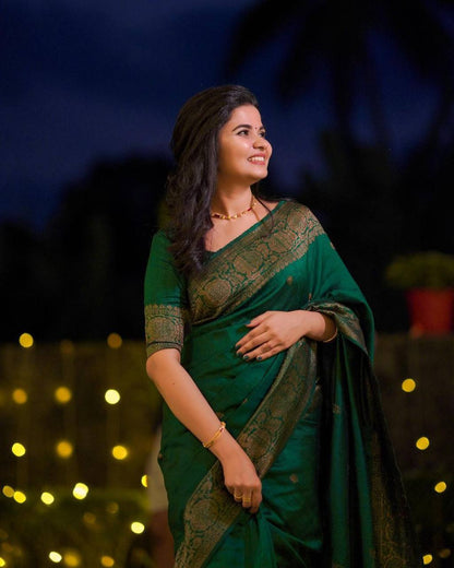 Elegant Bottle Green Lichi Silk Saree with Rich Pallu & Jacquard Weaving