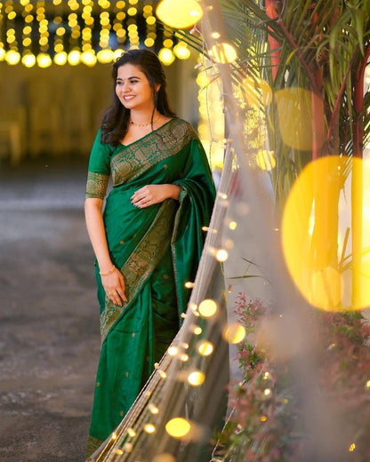 Elegant Bottle Green Lichi Silk Saree with Rich Pallu & Jacquard Weaving