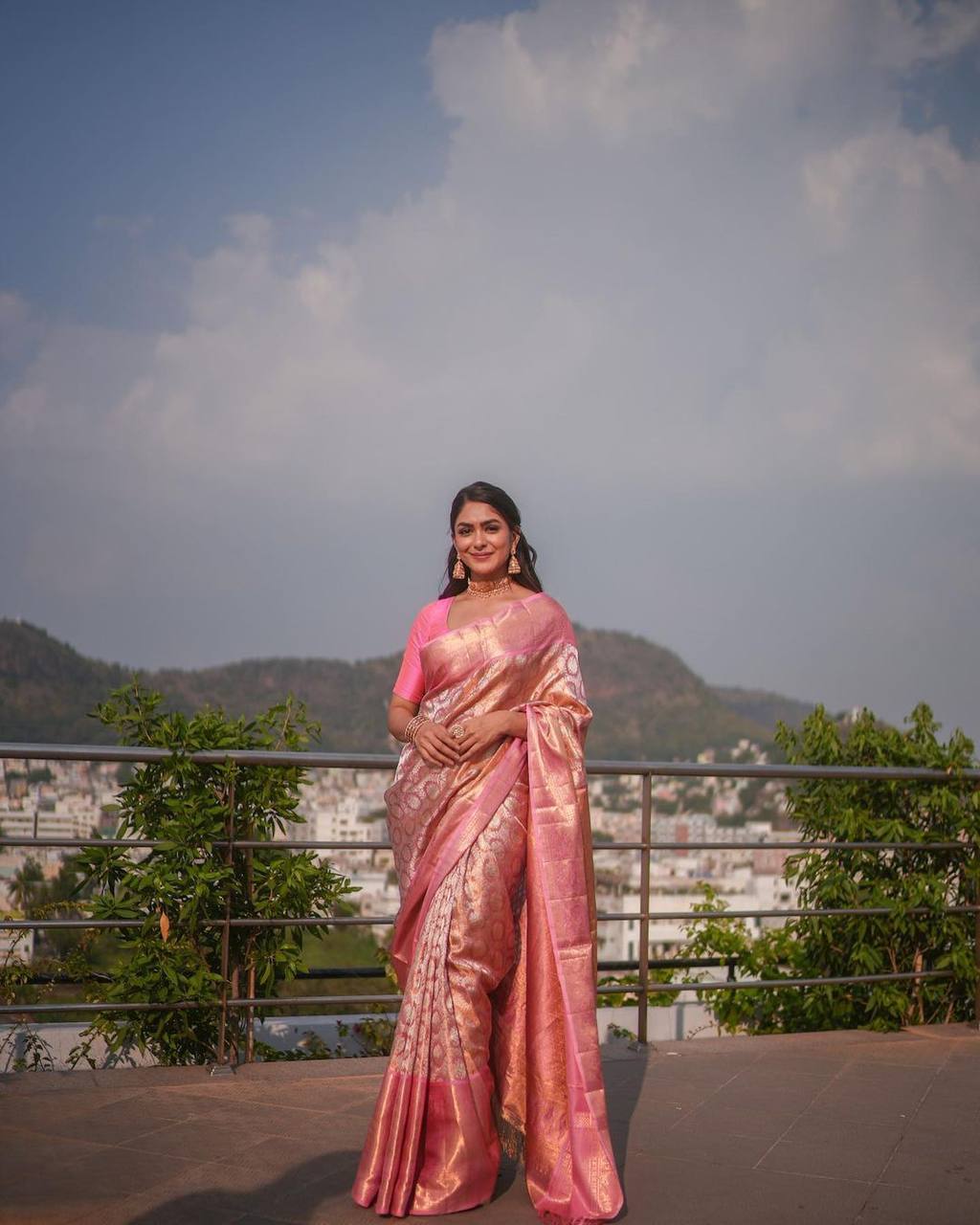 Elegant Soft Lichi Silk Jacquard Saree with Heavy Brocade Blouse