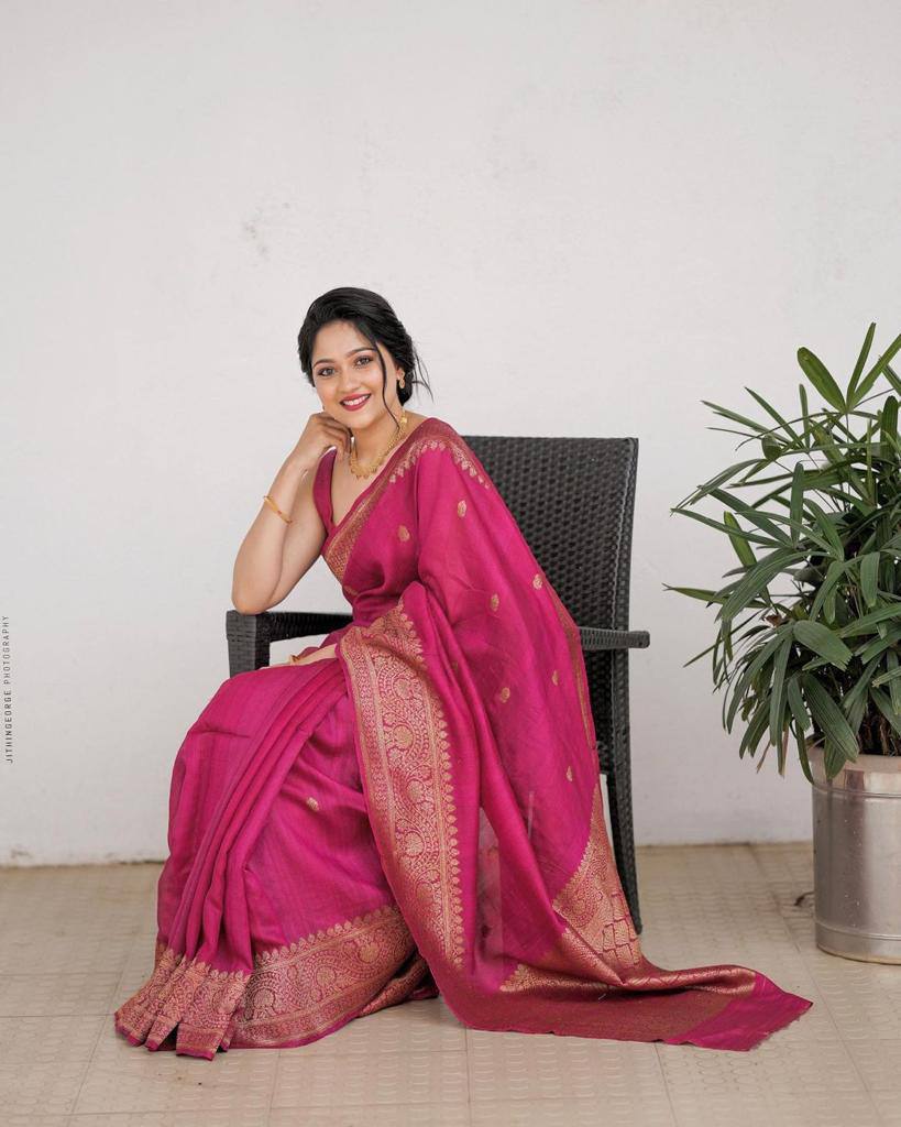 Royal Lichi Silk Jacquard Saree with Rich Pallu & Zalar