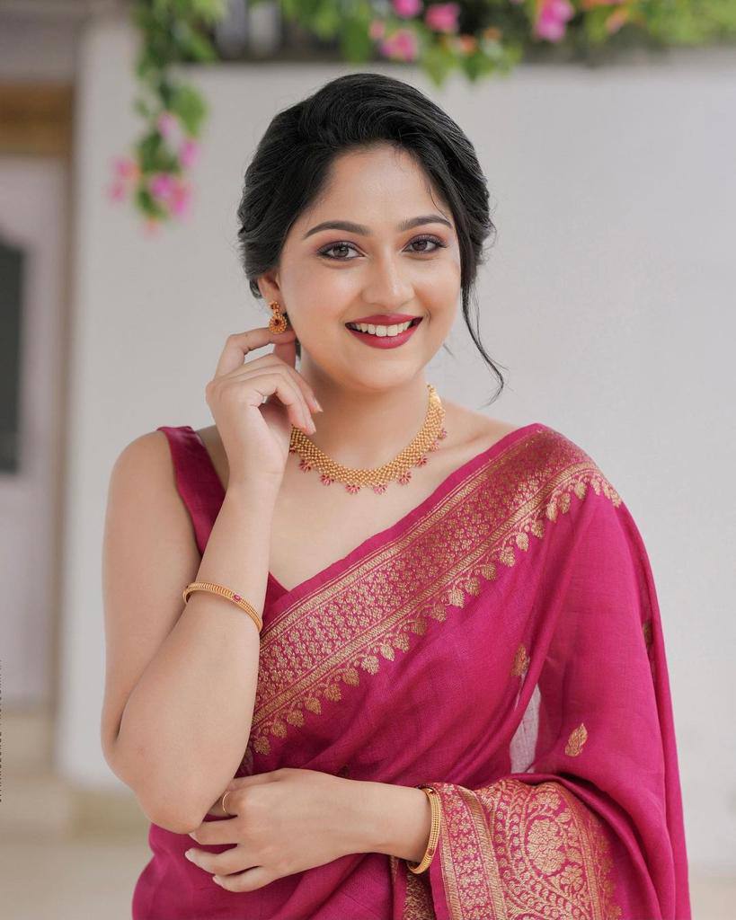 Royal Lichi Silk Jacquard Saree with Rich Pallu & Zalar