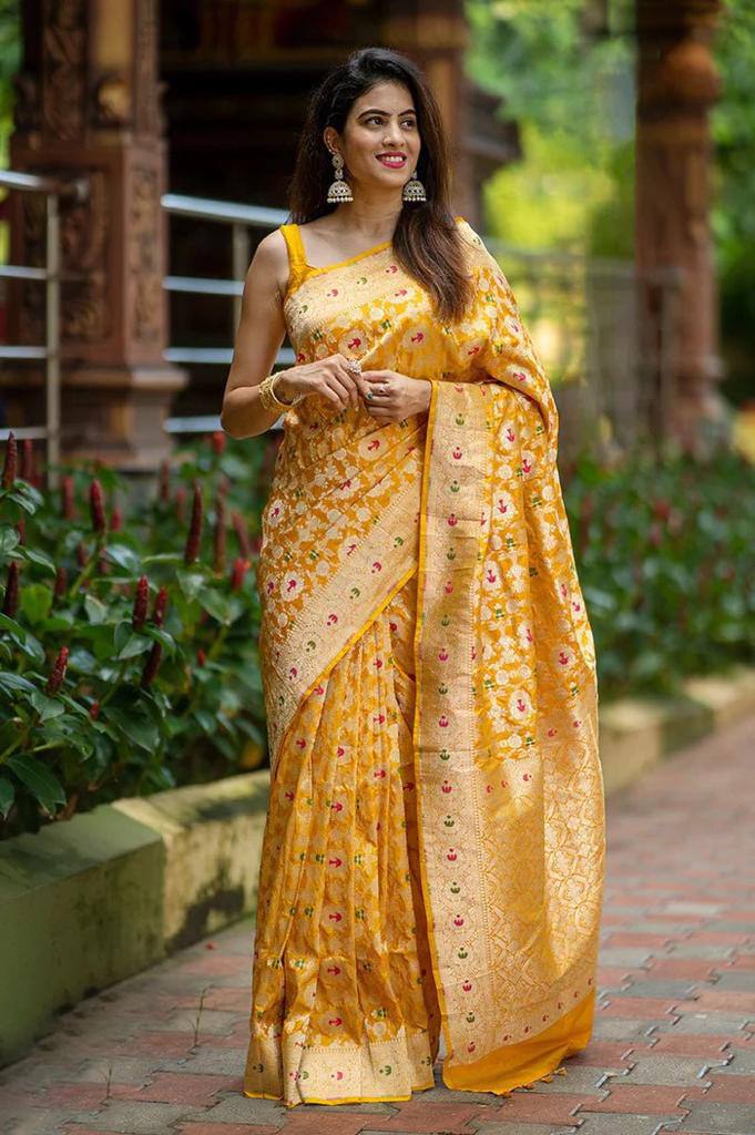 Graceful Lichi Silk Saree with Rich Pallu & Beautiful Tassels