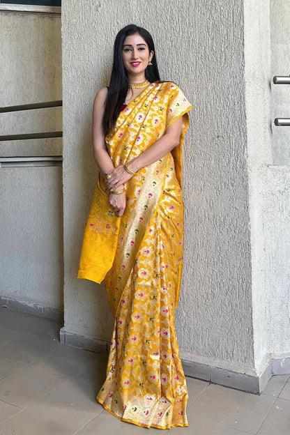 Graceful Lichi Silk Saree with Rich Pallu & Beautiful Tassels
