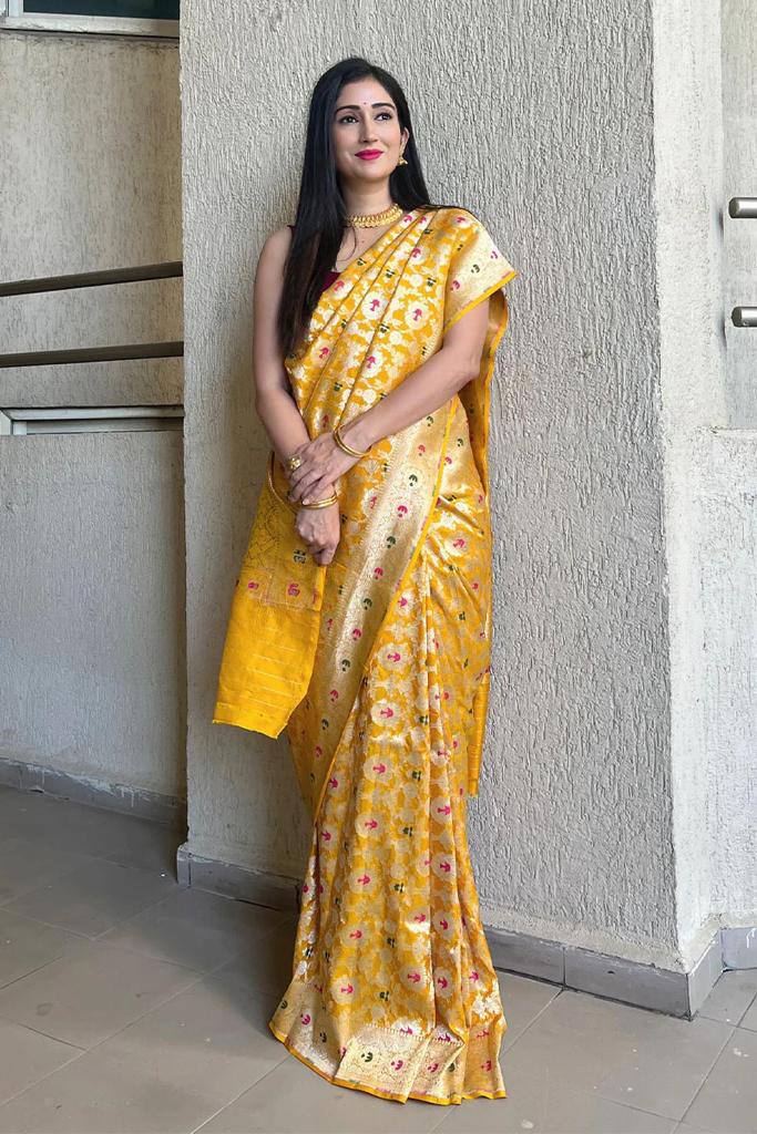 Graceful Lichi Silk Saree with Rich Pallu & Beautiful Tassels