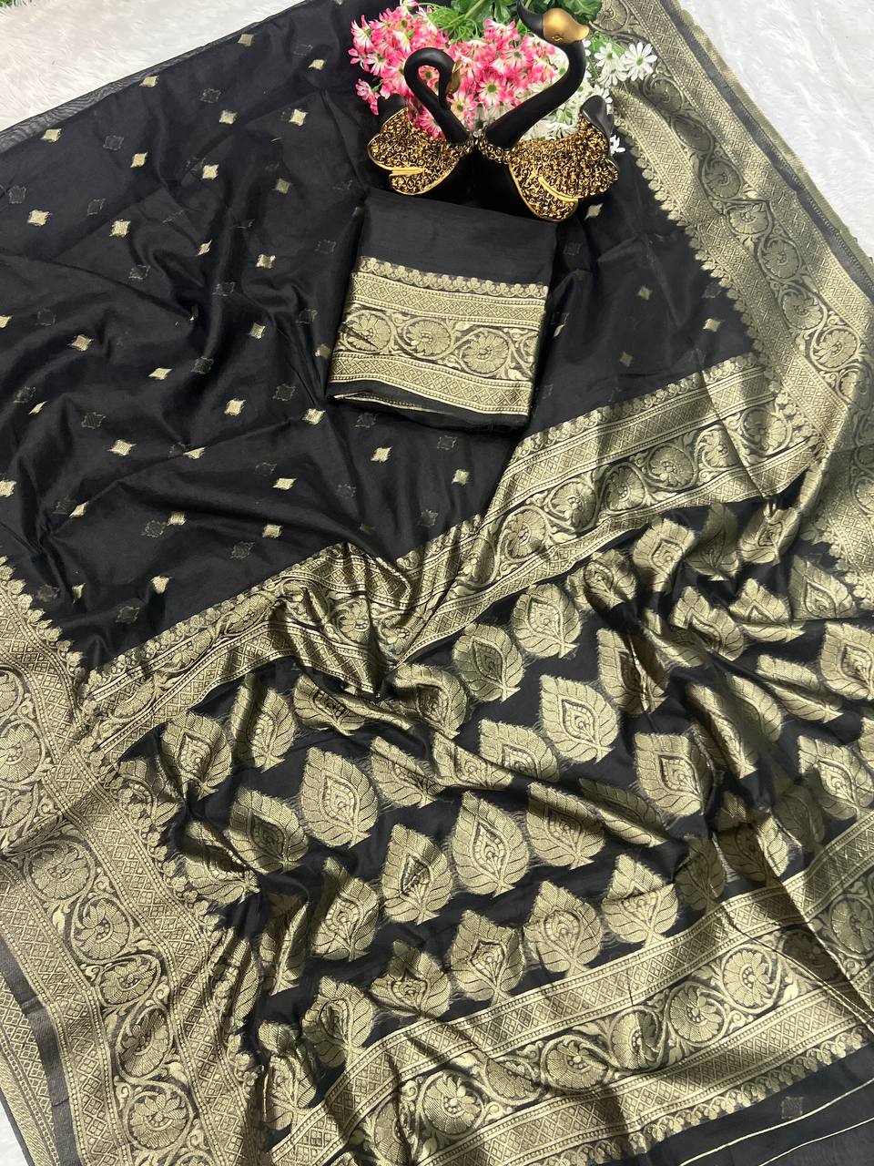 Black Colour Kanjivaram Woven Silk Saree With Blouse Piece