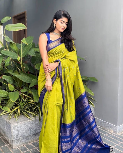 Elegant Lichi Silk Saree with Rich Pallu & Jacquard Weave