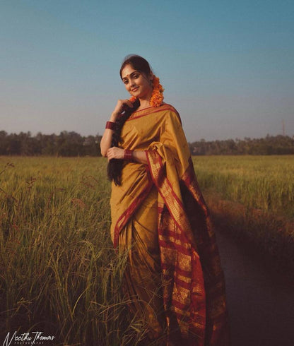 Elegant Lichi Silk Saree with Rich Pallu &amp; Jacquard Weave