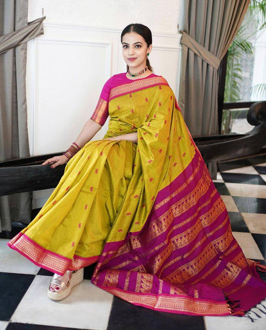 Elegant Lichi Silk Saree with Rich Pallu & Jacquard Weave