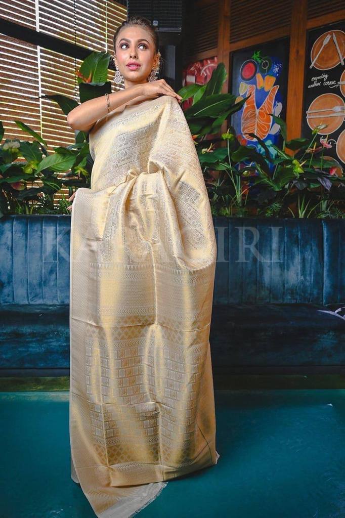 Wedding Wear Kanjivaram Woven Silk Saree With Blouse Piece - CREAM