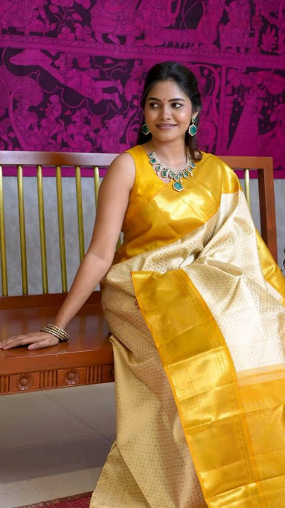 Elegant Soft Lichi Silk Saree with Rich Jacquard Work & Designer Pallu
