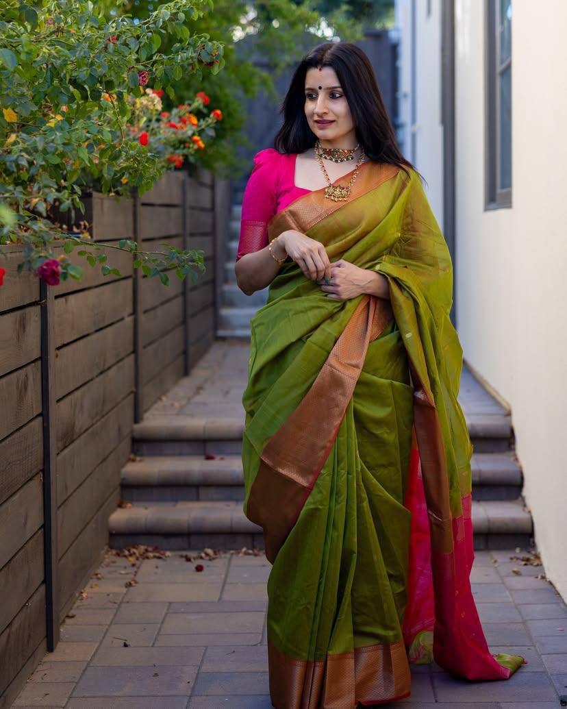 Elegant Dual Tone Soft Lichi Silk Saree with Rich Pallu & Jacquard Work